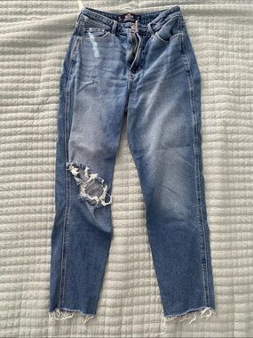 Hollister Light Blue Ultra High-Rise Mom Jeans